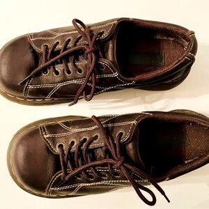 Dr. Martens Daisy Dark Brown Leather Chunky Platform Oxford Shoes
Women's SZ 9